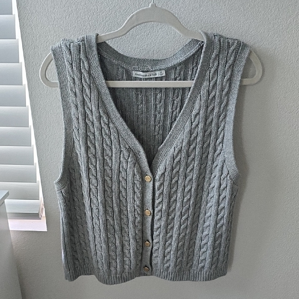Abercrombie & Fitch Knitted Vest Size XL